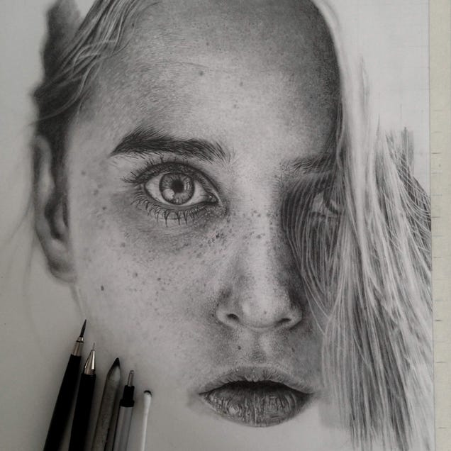 Graphite drawings are indistinguishable from photos