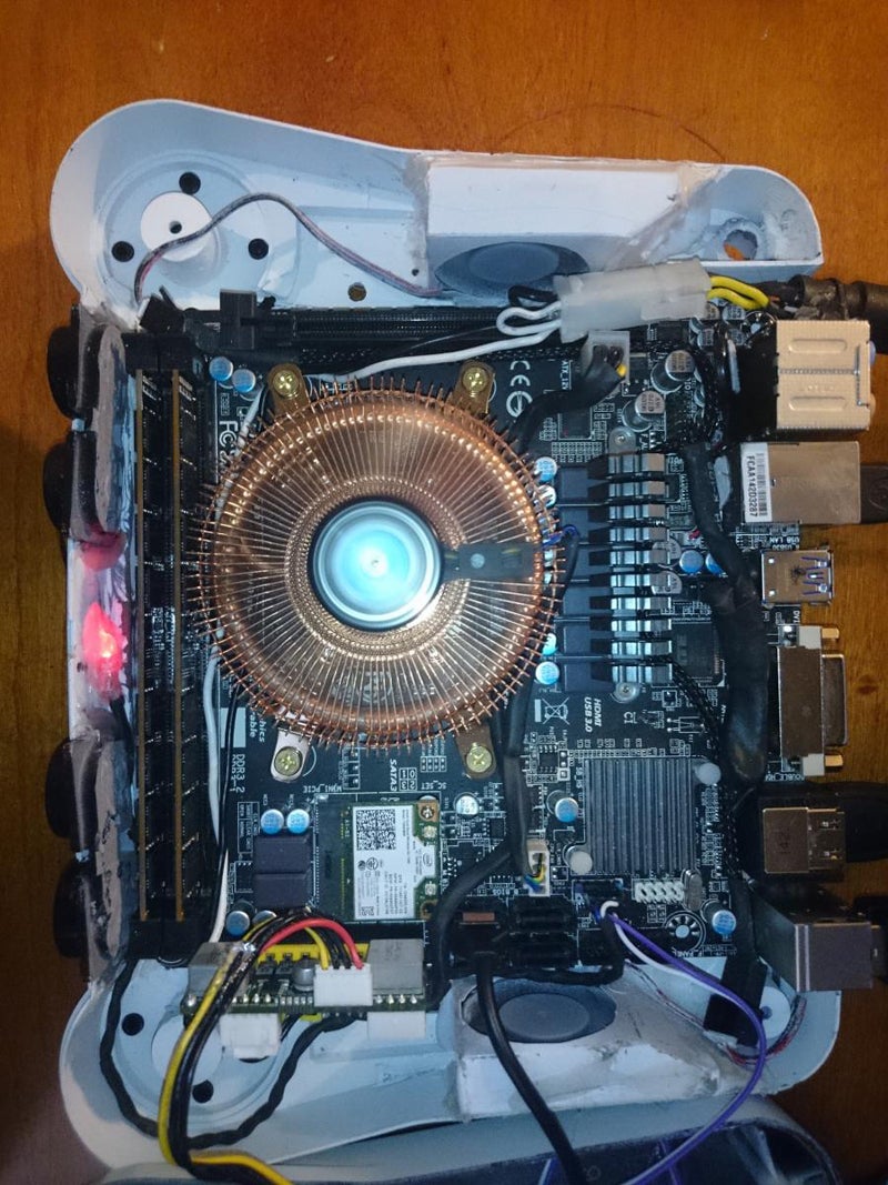 Modder Builds Small PC Inside Nintendo 64 Case
