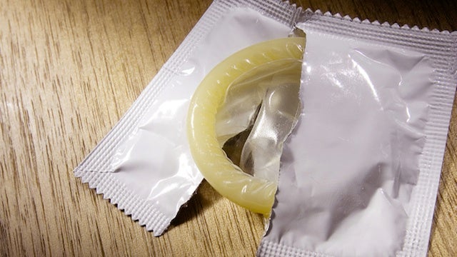 College Women Ditch Condoms During Freshman Year