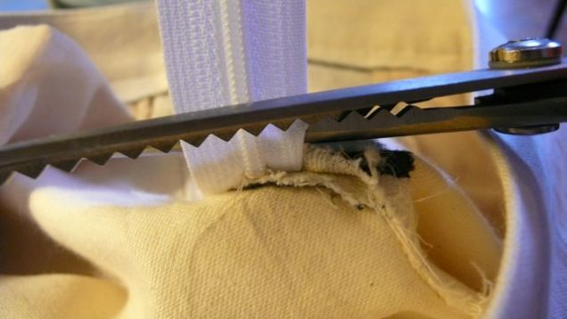 How To Make A Pair Of White Short-Shorts