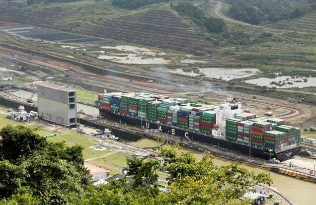 Así de gigantescas son las nuevas compuertas del Canal de Panamá