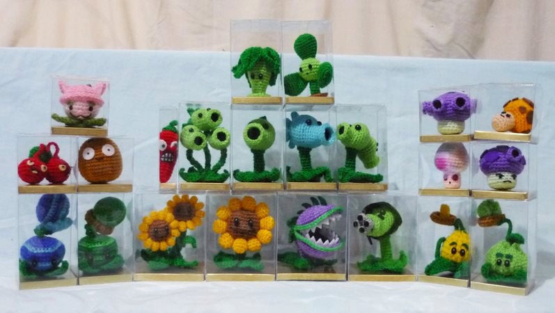 Crocheted Plants vs. Zombies dolls are ready to battle ...