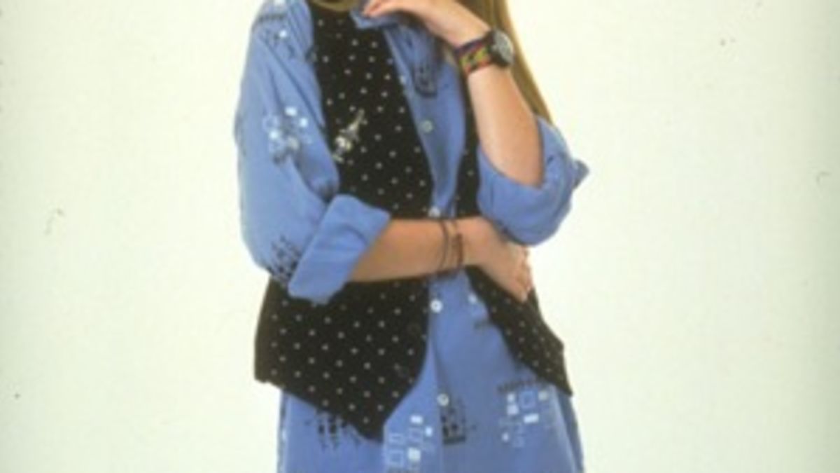 Jezebel Faceoff: Blossom Russo Vs. Clarissa Darling