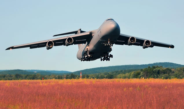 What It's Like To Fly America's Biggest Jet, The Gargantuan C-5 Galaxy