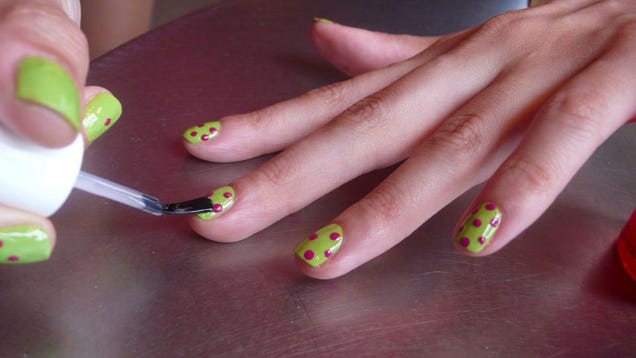 How To Do A Polka-Dot Manicure
