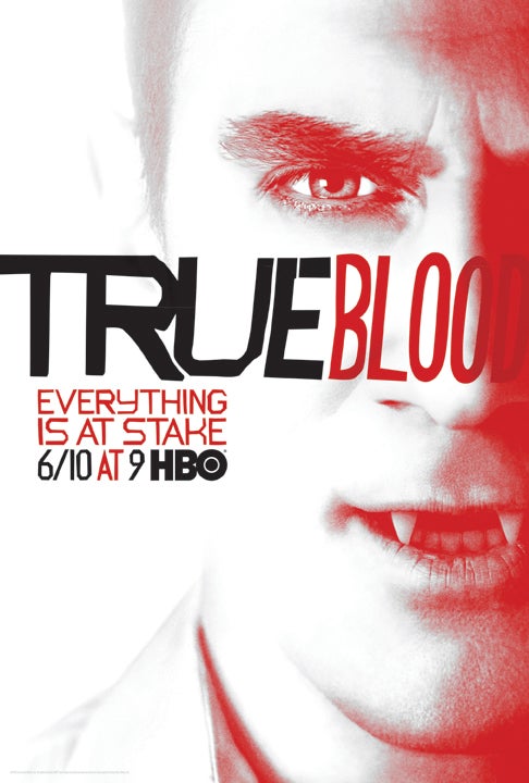 First glimpse of a fanged Chris Meloni from True Blood!