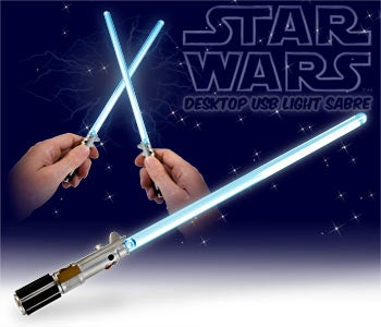 Star Wars Mini-Lightsabre Requires Obligatory "Swooosh" Mouth Effects