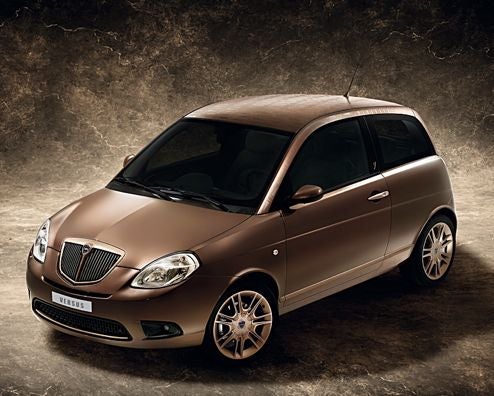 Lancia Ypsilon Versus Concept Wears Versace For Paris