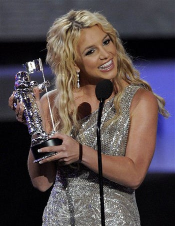 Britney Wins MTV Award For Just Showing Up, Not Tripping