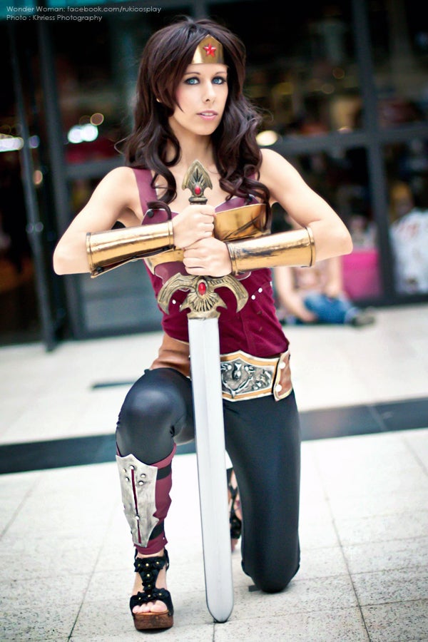 Cosplaying Korra Almost Looks Impressed by Heavenly Sword, Skyrim & Final Fantasy Outfits