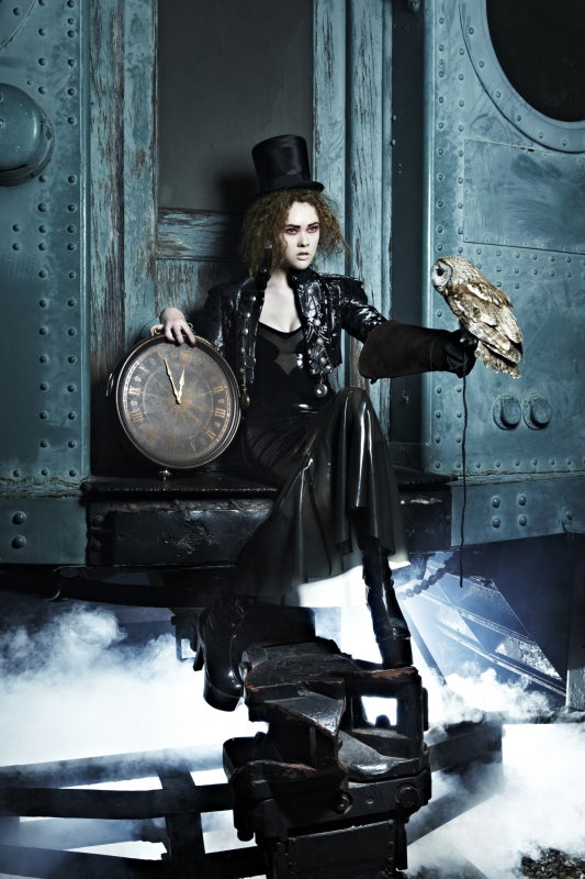 Top Model does Steampunk, thinks Steampunk means "Owl"