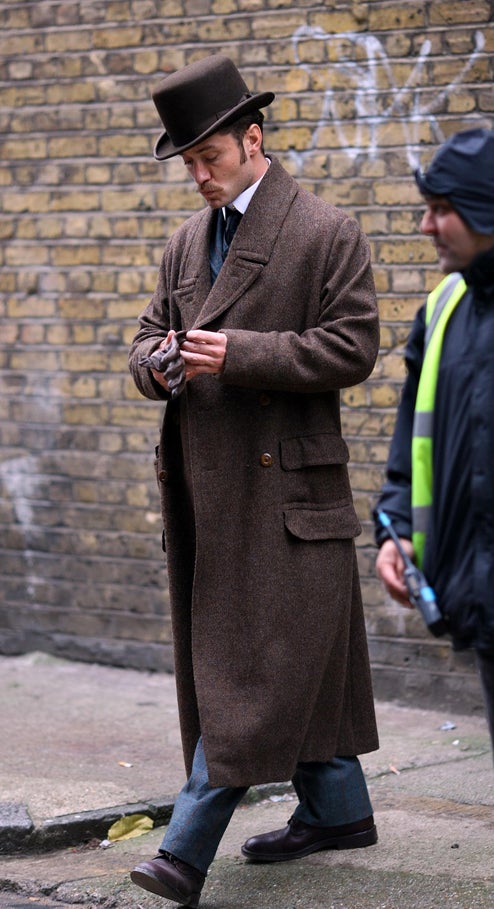 Jude Law Is Looking Glovely
