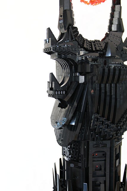 LEGO Mordor cannot be reached with plastic eagles