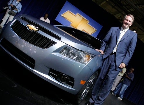 Chevrolet Cruze Gets Live Body-In-Foam Reveal At GM Plant