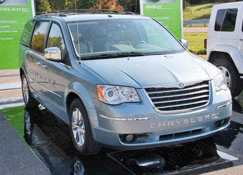 Chrysler EV Range-Extended Electric Minivan Gets Real Non-CNBC Reveal
