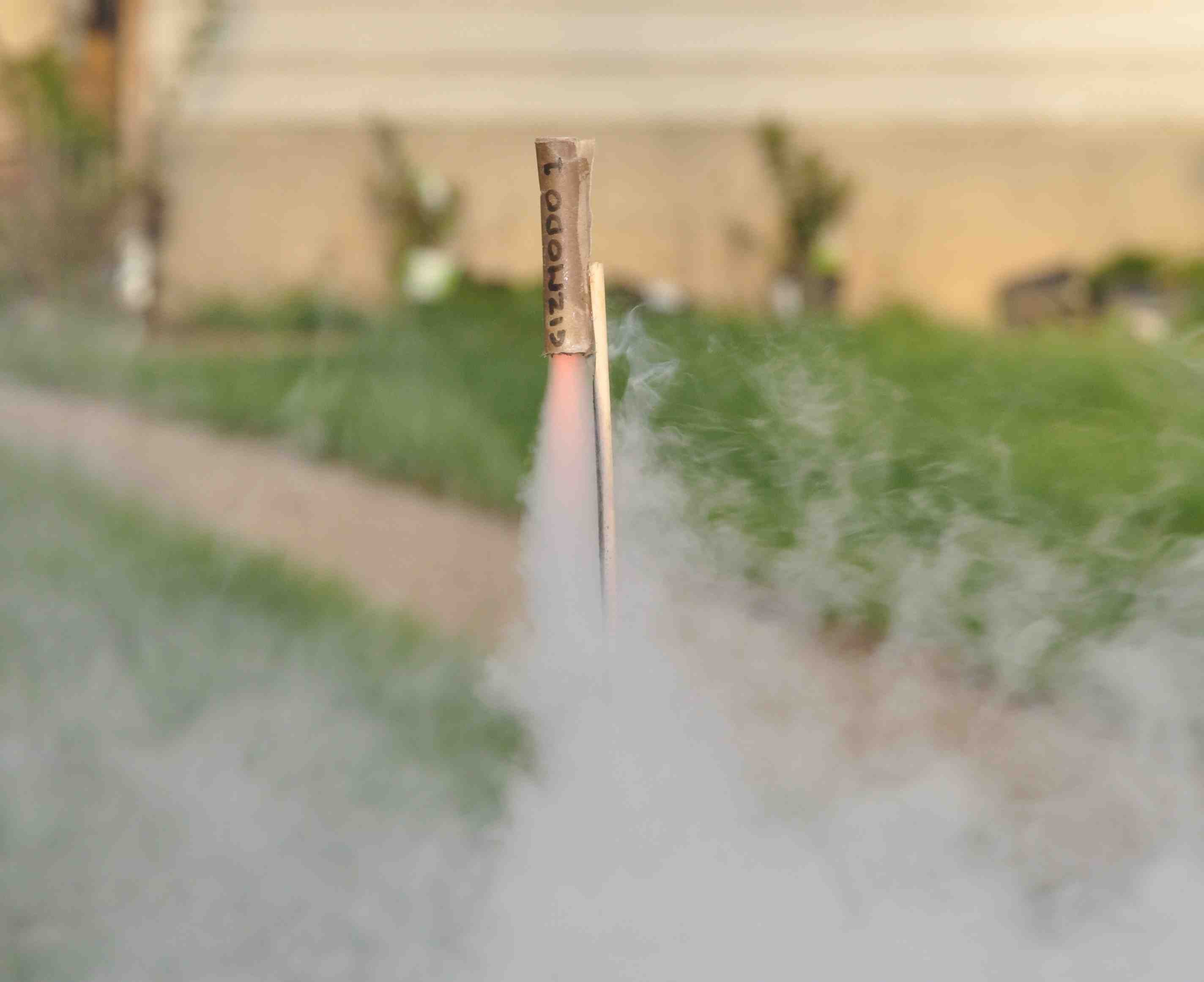 Build An Awesome, High-Flying, Dirt-Cheap Rocket out of Stuff Lying Around the House