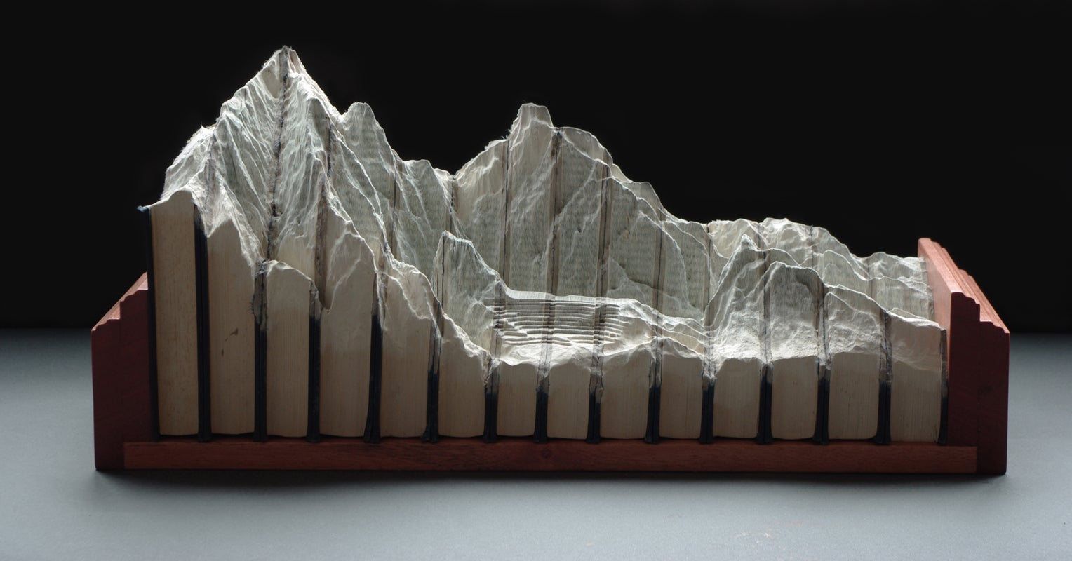 Insanely Detailed Book Sculptures Should Be Featured In National Geographic