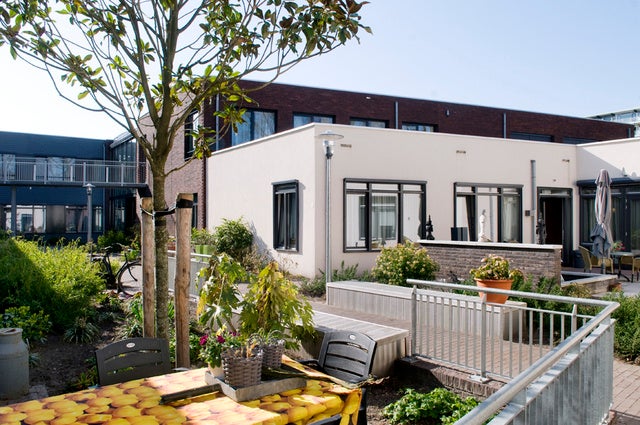 Esta villa holandesa está diseñada al completo para gente con demencia