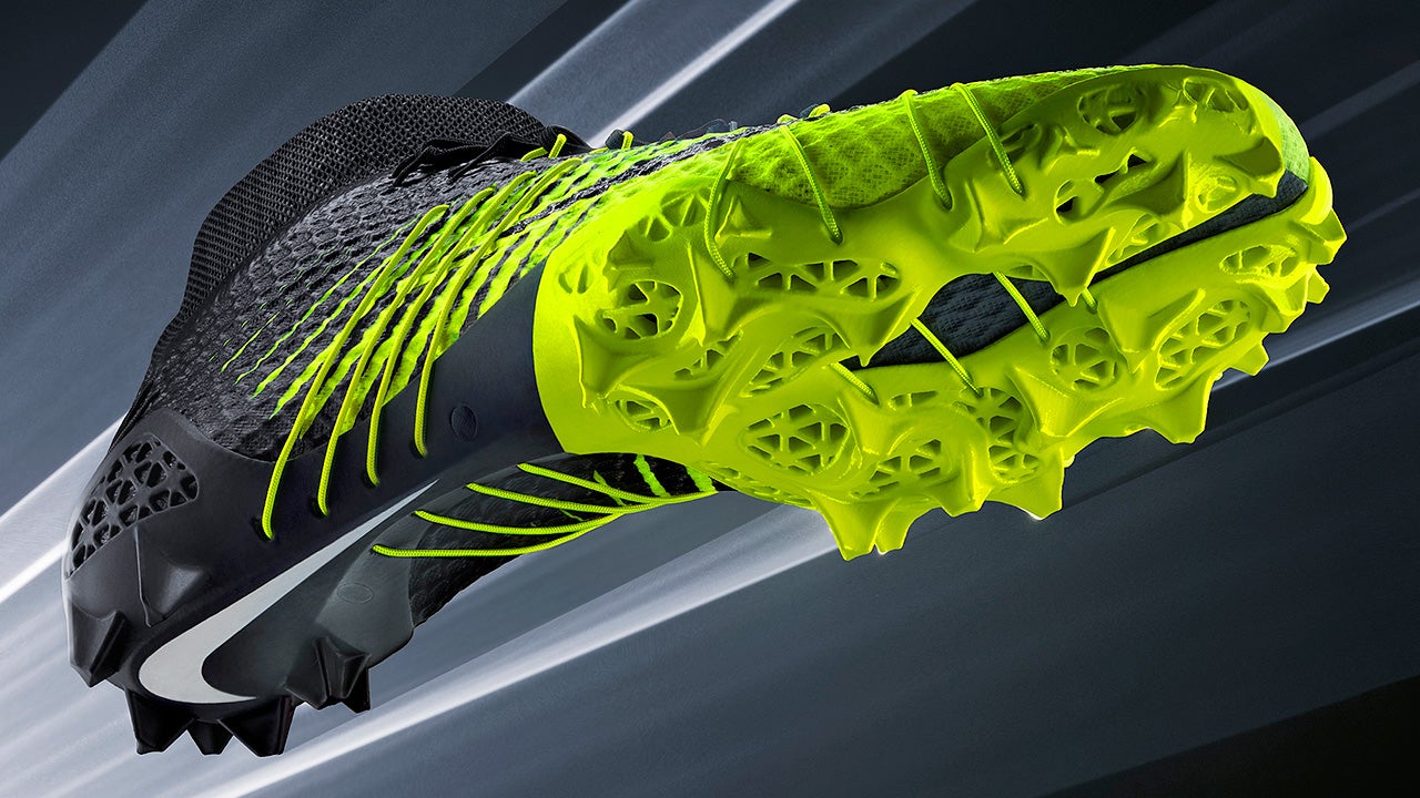 Nike&#39;s Aggressive New Cleats Help Football Players Turn On a Dime