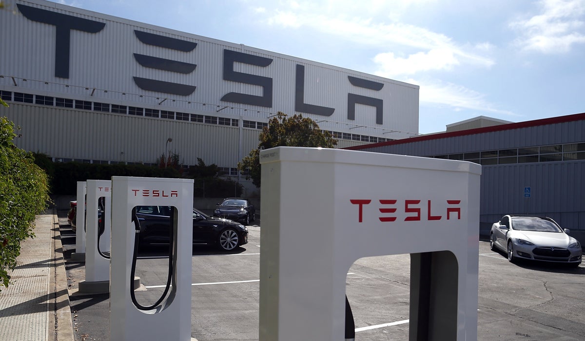 Tesla Wants Gigafactory To Supply Batteries For 500,000 Cars By 2020