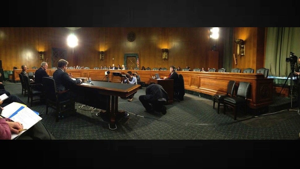 Seth Rogen&#39;s Speech Was Delivered to a Near-Empty Senate Chamber