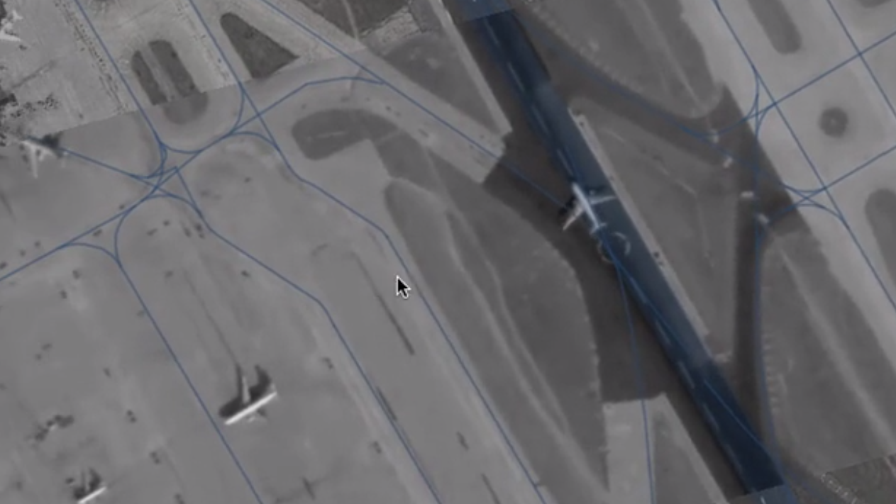 Watching Planes Land From Space Is Like a Video Game Brought to Life