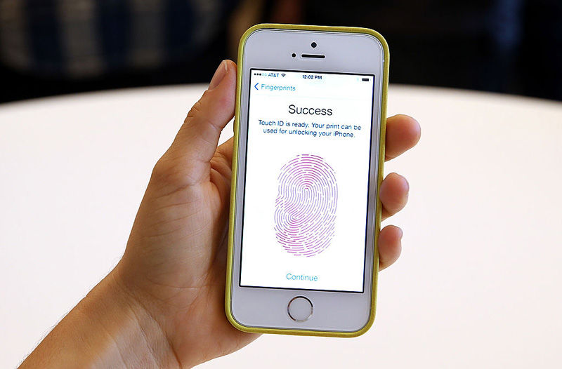 cops fingerprints law law-enforcement privacy smartphones surveilence touch-id