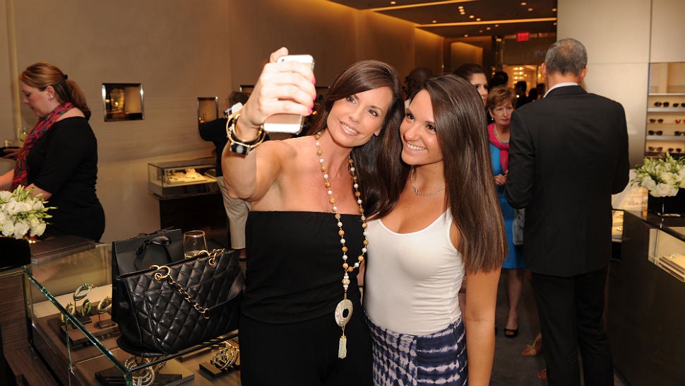 Selfies Are Creating Younger Plastic Surgery Customers