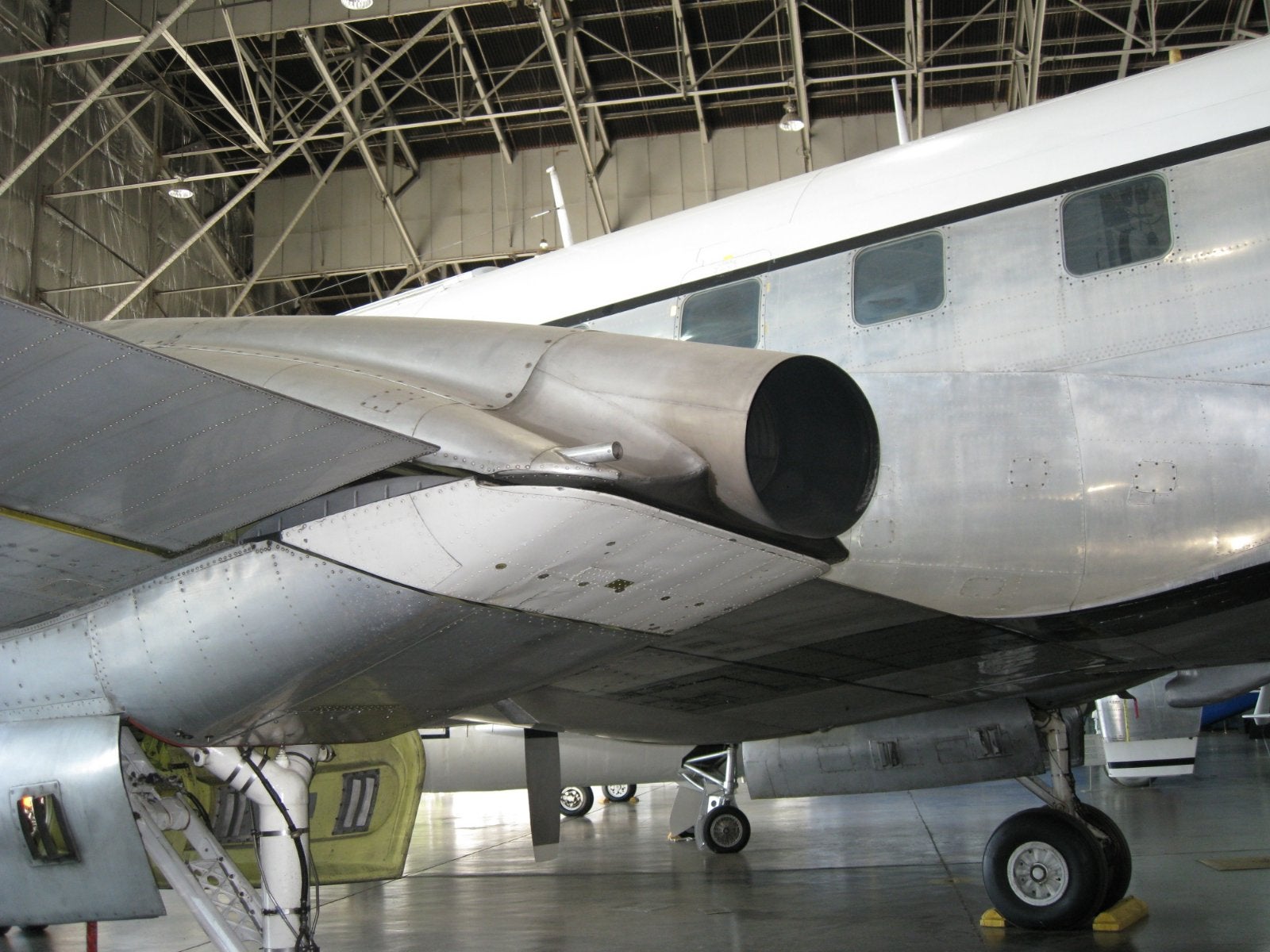 The USAF's Ultimate Flight Simulator Had Two Cockpits and Actually Flew