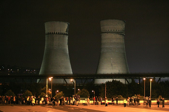 The Pyrotechnic Tragedy of Sheffield's Hyperbolic Cooling Towers