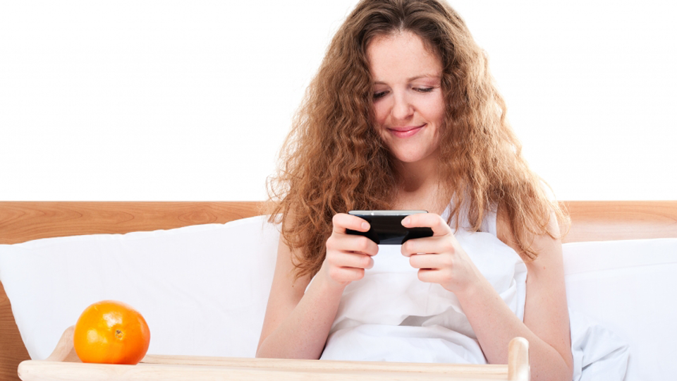 Fake Gamer of the Week: Don't Trust the Pretty Redhead, Mr. Orange