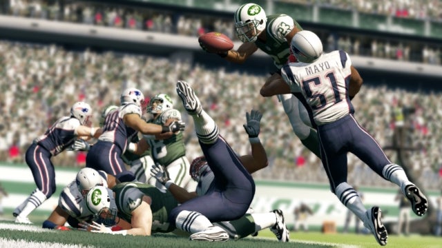Madden 13 is Mostly Law-Abiding in Its Physics—Though It Does Jaywalk at Times