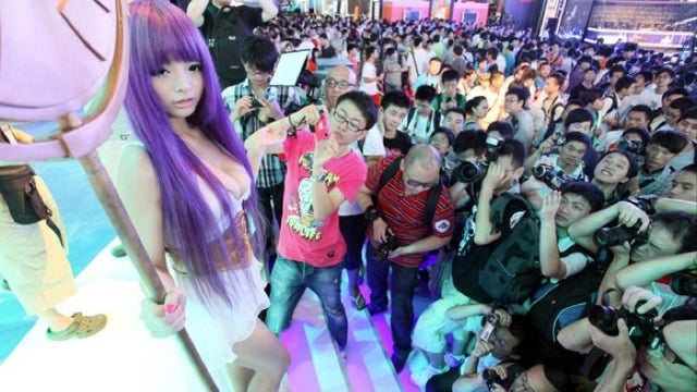Banned Cosplayer Capitalizing on Her Game Show Infamy