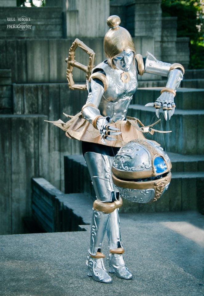 League of Legends Cosplay That's so Good it Doesn't Look Human