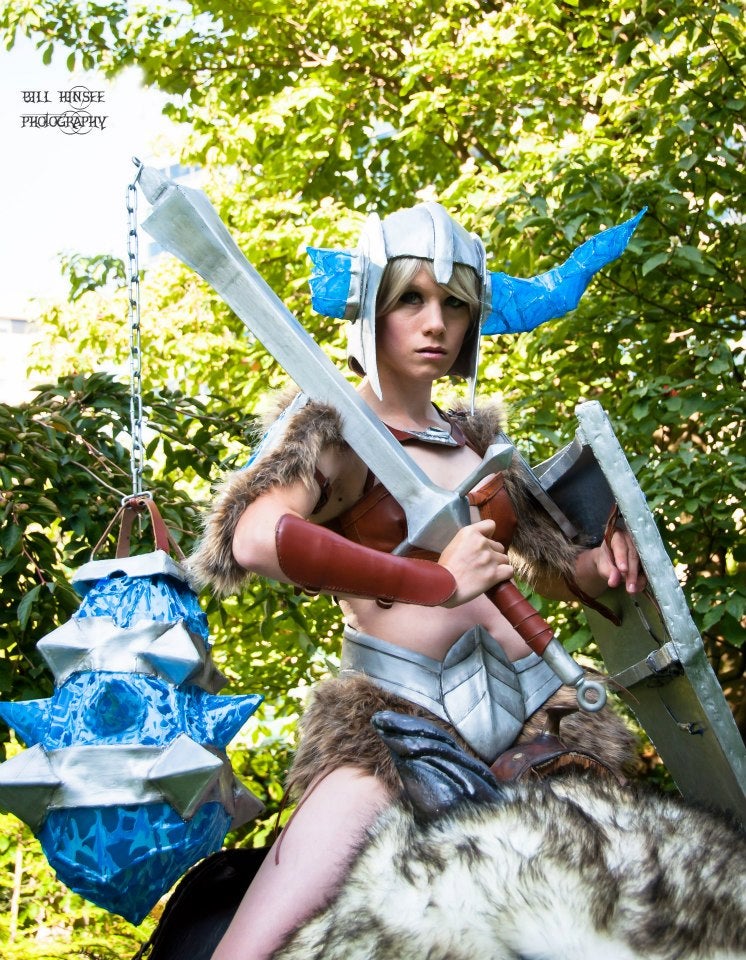 League of Legends Cosplay That's so Good it Doesn't Look Human