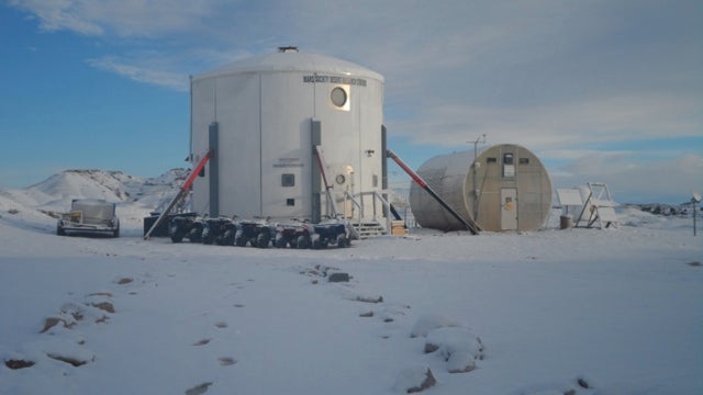 Right now, people are living in a Mars colony — here's what it looks like