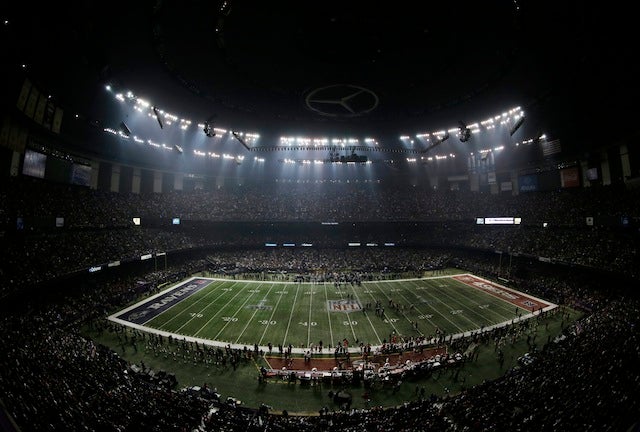 The Best And Most Surreal Photographs From The Power Outage At The Superdome