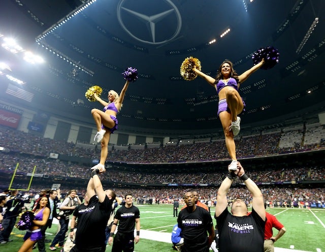 The Best And Most Surreal Photographs From The Power Outage At The Superdome