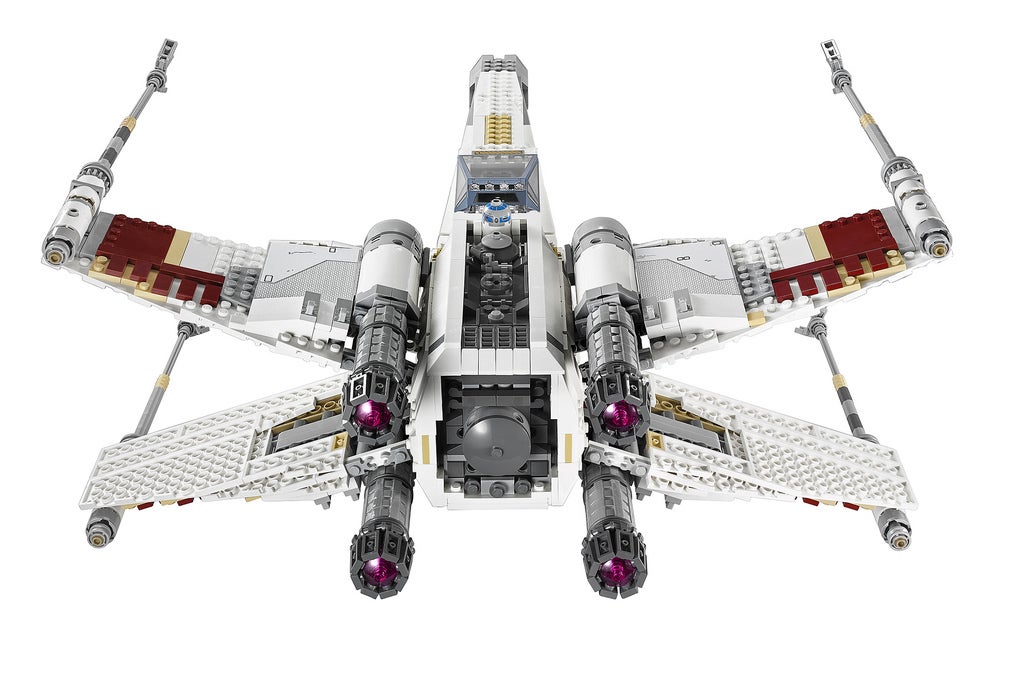 Giant LEGO X-Wing Might Be The Coolest LEGO Set Ever Made