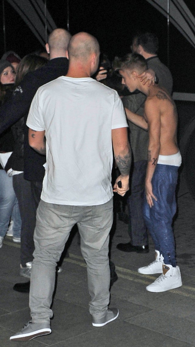 Gas Masks, Angel Wings and Fainting Spells: The Week We Lost Justin Bieber