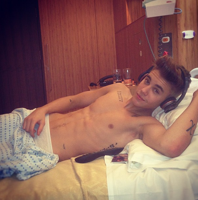 Gas Masks, Angel Wings and Fainting Spells: The Week We Lost Justin Bieber
