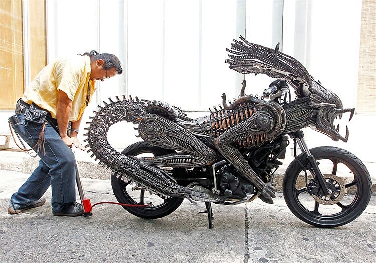 Horrify your friends by racing down the street on this Alien Xenomorph motorcycle