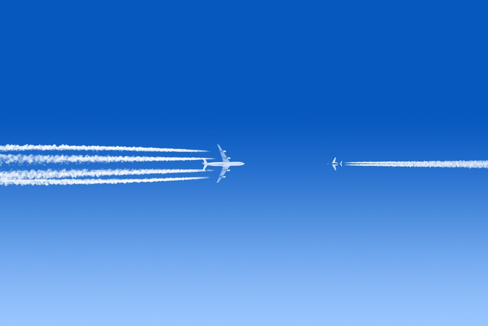 747 Electronics Fail, Pilot Flies Blind Across the Pacific Piggy-Backing to Another Plane