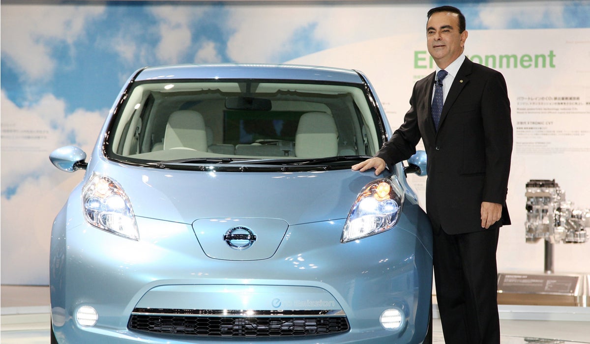 Come On Nissan, Don&#39;t Leaf Tesla Alone