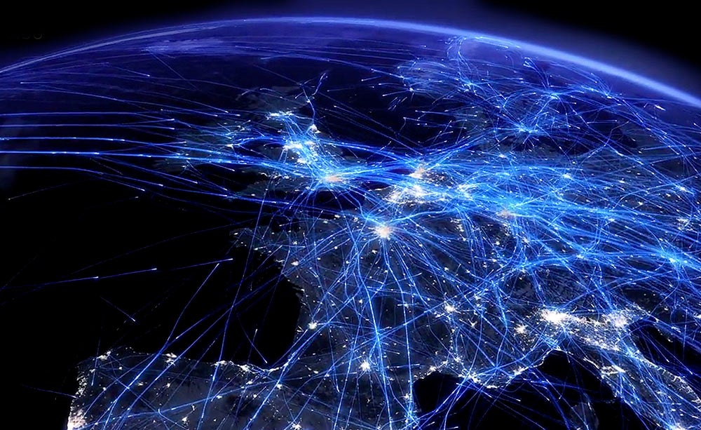 El hipnótico espectáculo de un día de tráfico aéreo sobre Europa