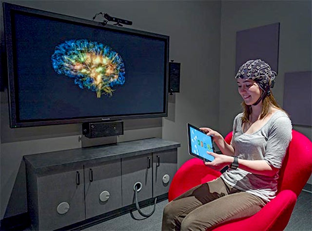 Este sistema 3D muestra la actividad del cerebro en tiempo real