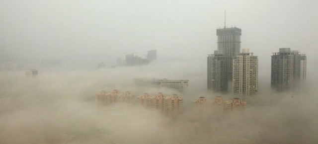 China Offers Smog Insurance for Sight-Seeing Tourists Who Can&#39;t See