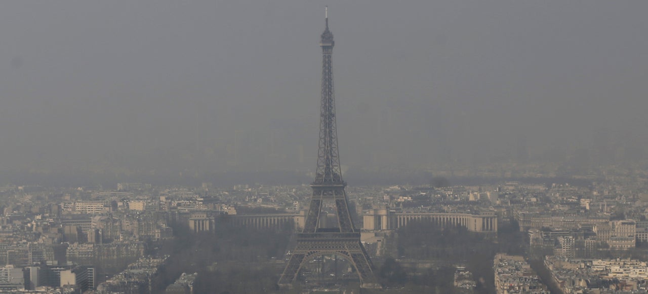 Paris&#39;s Smog Has Gotten So Bad, It&#39;s Making Public Transportation Free