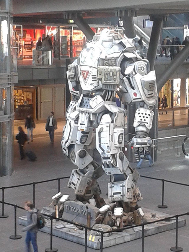 Life-Size Titan Falls In Middle Of Berlin