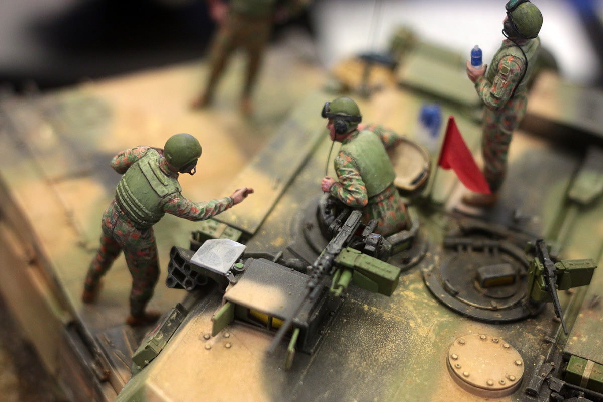 Incredible Scale Models of War Scenes, from World War II to Warhammer 40K